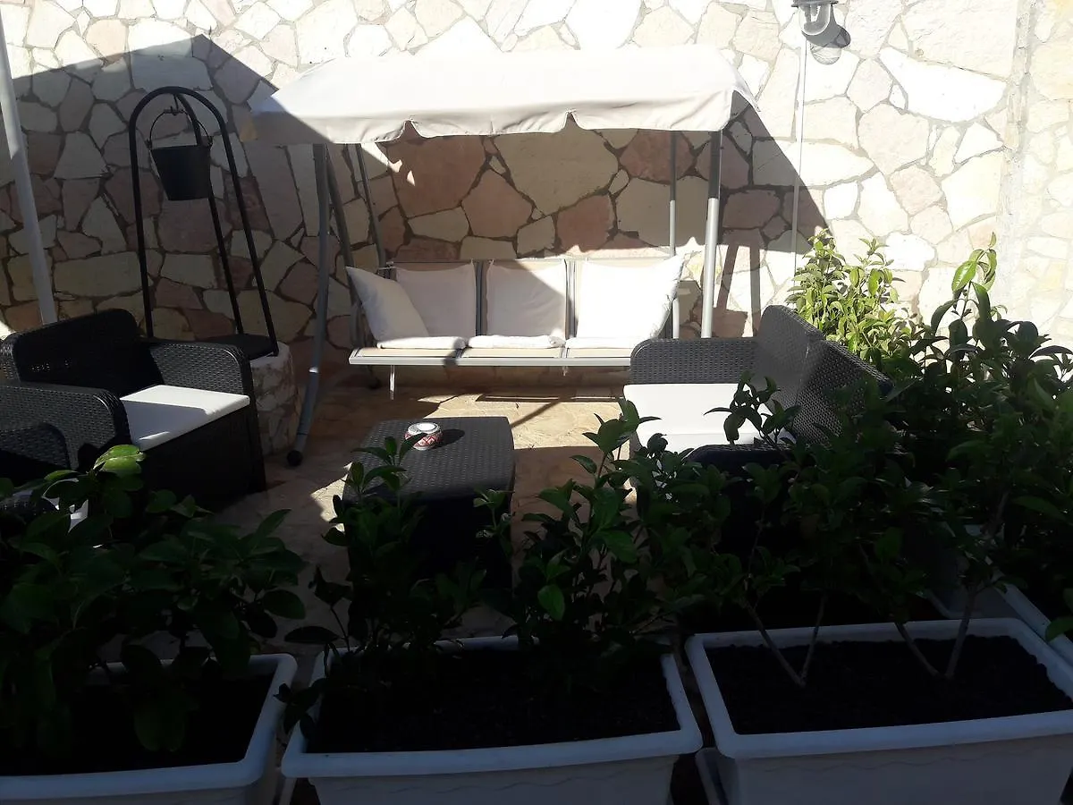 Villa Lucia Lampedusa 0*,
