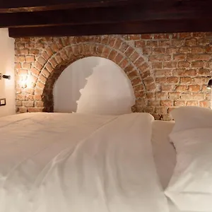 https://urban-suite-central-station-loft.italymilanhotels.net